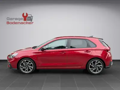Hyundai i30 N Line — Berline sportive 160ch, entretien complet, équipements premium — rear view