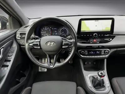 Hyundai i30 N Line — Berline sportive 160ch, entretien complet, équipements premium — Thumbnail 8
