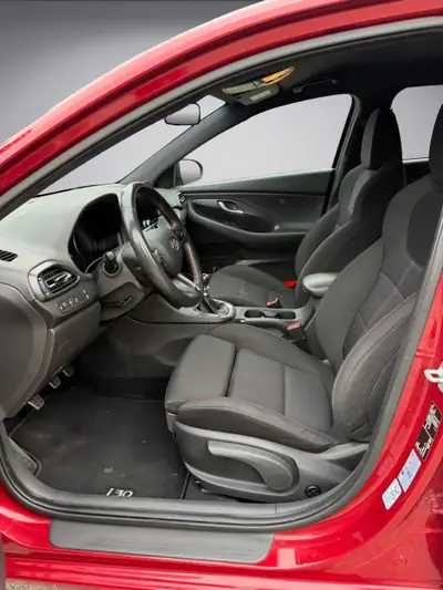 Hyundai i30 N Line — Berline sportive 160ch, entretien complet, équipements premium — Thumbnail 10