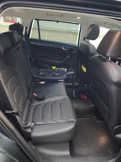 Skoda Kodiaq 2.0 TSI 190 ch — SUV familial 4×4 DSG, toit panoramique et équipements premium — intérieur
