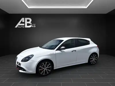 Alfa Romeo Giulietta 1750 TBi Veloce TCT — Berline sportive italienne en excellent état — side view