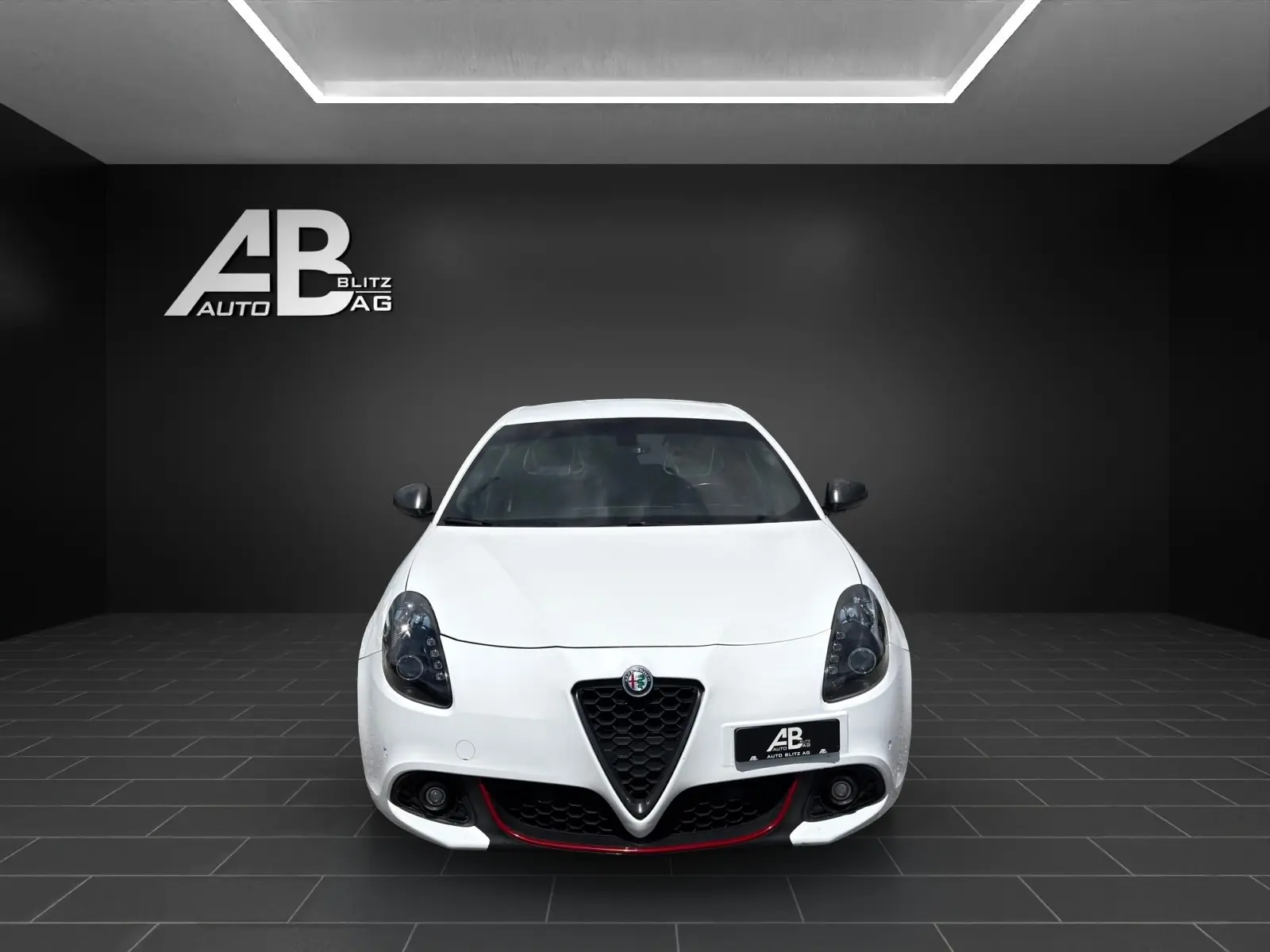 Alfa Romeo Giulietta 1750 TBi Veloce TCT — Berline sportive italienne en excellent état