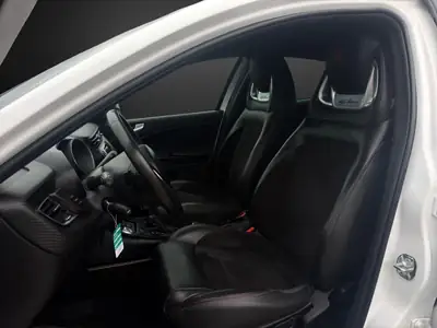 Alfa Romeo Giulietta 1750 TBi Veloce TCT — Berline sportive italienne en excellent état — Thumbnail 7