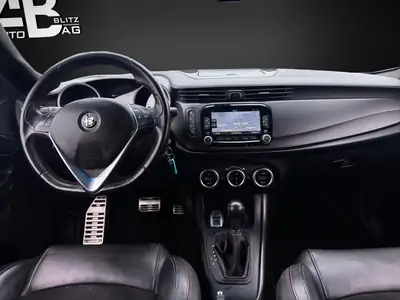 Alfa Romeo Giulietta 1750 TBi Veloce TCT — Berline sportive italienne en excellent état — Thumbnail 11