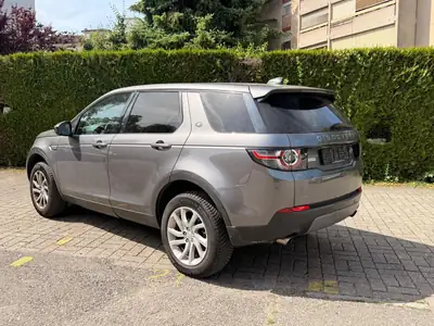 Land Rover Discovery Sport 2.0 TD4 HSE — SUV 7 places robuste, sièges cuir chauffants — interior