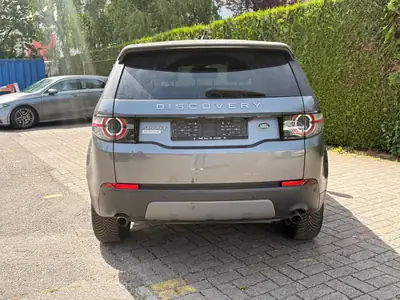 Land Rover Discovery Sport 2.0 TD4 HSE — SUV 7 places robuste, sièges cuir chauffants — dashboard