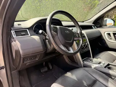Land Rover Discovery Sport 2.0 TD4 HSE — SUV 7 places robuste, sièges cuir chauffants — Thumbnail 8