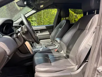 Land Rover Discovery Sport 2.0 TD4 HSE — SUV 7 places robuste, sièges cuir chauffants — Thumbnail 9