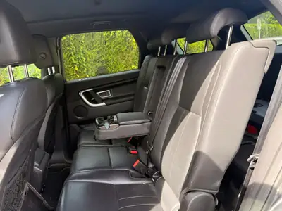 Land Rover Discovery Sport 2.0 TD4 HSE — SUV 7 places robuste, sièges cuir chauffants — Thumbnail 11