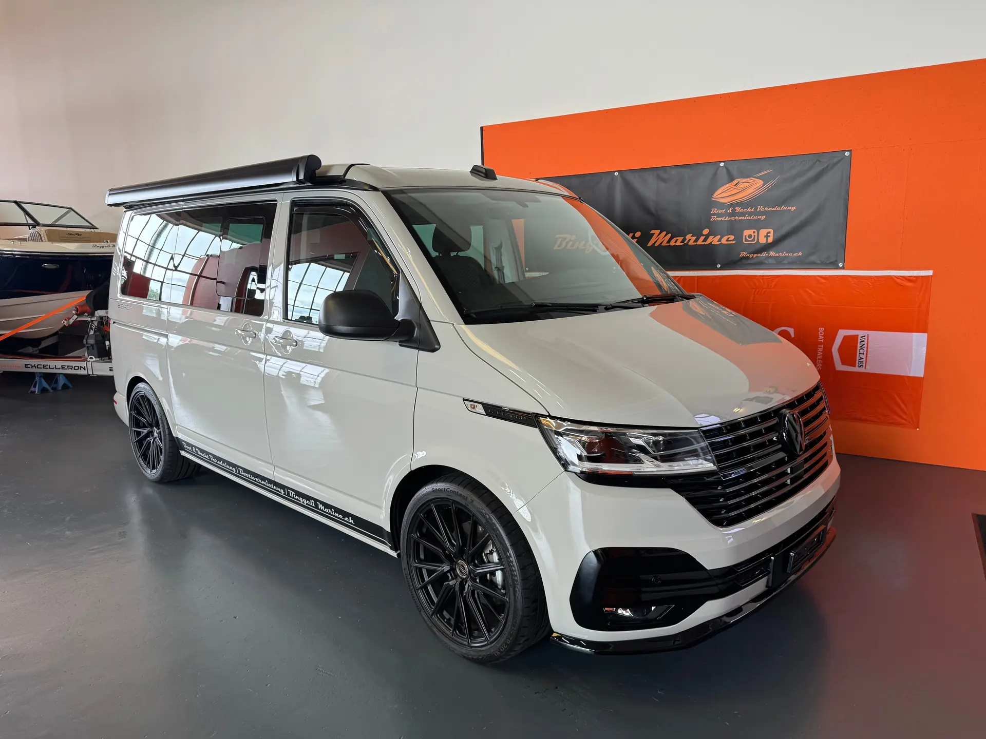 Volkswagen T6.1 California Beach — Camping-car premium, 7000 km, suspension Vossen