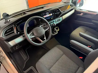 Volkswagen T6.1 California Beach — Camping-car premium, 7000 km, suspension Vossen — interior