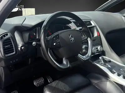 DS5 HYbrid4 200 Sport Chic — SUV coupé hybride diesel, essence intérieure premium — Miniatura 8