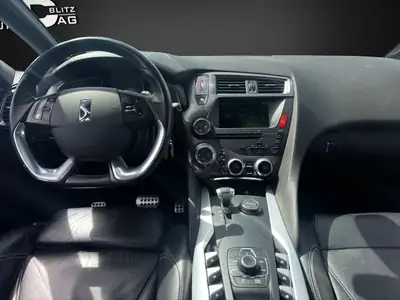 DS5 HYbrid4 200 Sport Chic — SUV coupé hybride diesel, essence intérieure premium — Miniatura 11