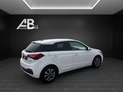 Hyundai i20 1.0 T-GDi Amplia — Citadine dynamique, sans accident, révision incluse — Armaturenbrett