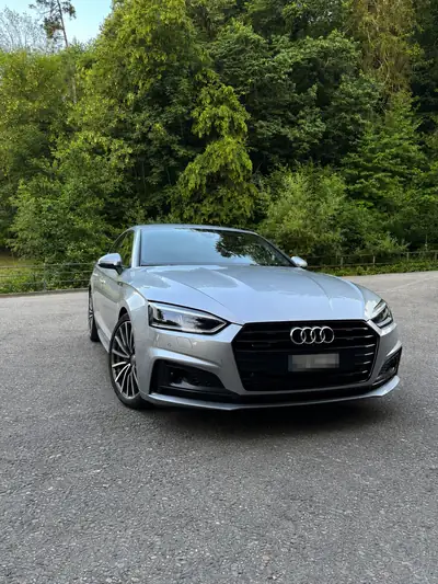 Audi A5 45 TFSI Sport Quattro — Berline sportive hybride légère, 64 600 km seulement — vue extérieure