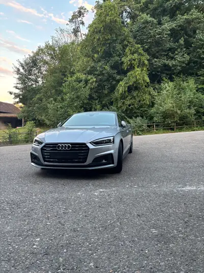 Audi A5 45 TFSI Sport Quattro — Berline sportive hybride légère, 64 600 km seulement — côté