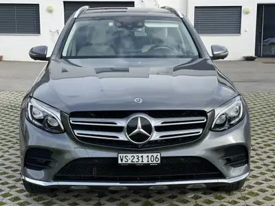 Mercedes-Benz GLC 250 d AMG Line — SUV premium diesel 4MATIC avec panorama et suspension AIRMATIC — side view