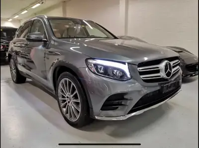 Mercedes-Benz GLC 250 d AMG Line — SUV premium diesel 4MATIC avec panorama et suspension AIRMATIC — exterior view