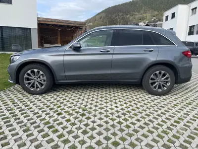 Mercedes-Benz GLC 250 d AMG Line — SUV premium diesel 4MATIC avec panorama et suspension AIRMATIC — Thumbnail 9