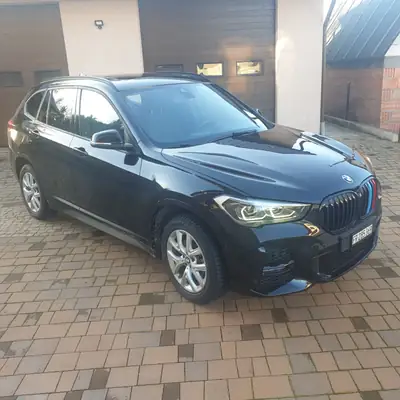 BMW X1 18d xDrive — SUV compact diesel efficient, 53 500 km seulement — Detail