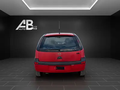 Opel Corsa 1.8 16V GSi — Sportive compacte essence, entretien régulier — Innenraum