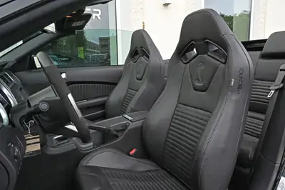 Ford Mustang Shelby GT500 Cabriolet — Muscle car légendaire, boîte manuelle, 557 ch — Thumbnail 14