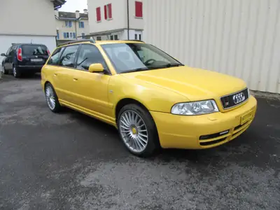 Audi S4 2.7 V6 Biturbo quattro — Berline sportive des années 2000, motorisation légendaire — Innenraum