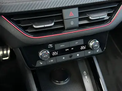 Skoda Scala 1.5 TSI Monte Carlo — Berline dynamique, moteur turbo, quasi-neuf — Thumbnail 21