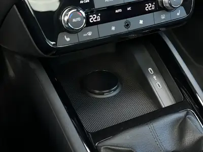 Skoda Scala 1.5 TSI Monte Carlo — Berline dynamique, moteur turbo, quasi-neuf — Thumbnail 22
