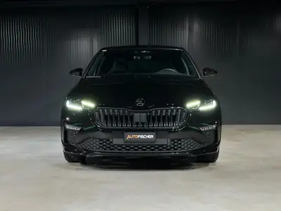 Skoda Scala 1.5 TSI Monte Carlo DSG — Berline dynamique, quasi neuve avec garantie constructeur — Heckansicht