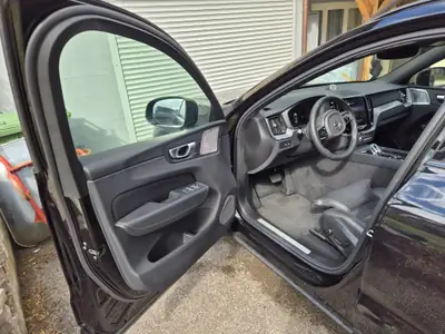 Volvo XC60 T8 Ultimate Black Edition — SUV hybride rechargeable, 37 500 km — Miniatura 11