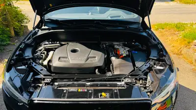 Volvo XC60 T8 Ultimate Black Edition — SUV hybride rechargeable, 37 500 km — Miniatura 20