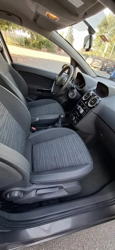 Opel Corsa 1.4i 16V — Citadine fiable avec attelage neuf et pneus neufs — dettaglio
