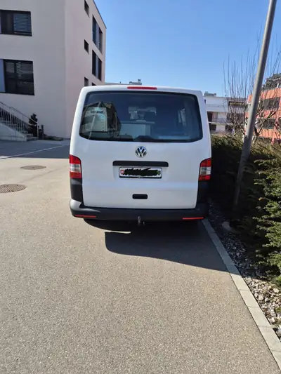 VW T5 Transporter 2.0 TDI — Utilitaire polyvalent, courroie neuve, attelage intégré — vista posteriore