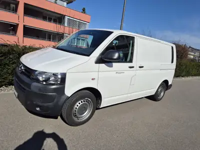 VW T5 Transporter 2.0 TDI — Utilitaire polyvalent, courroie neuve, attelage intégré — vista esterna