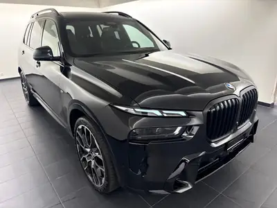 BMW X7 xDrive 48 40d M Sport Pro — SUV premium 7 places avec motorisation hybride diesel — interior