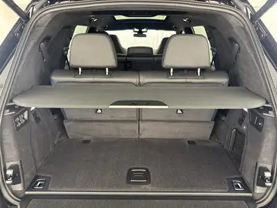 BMW X7 xDrive 48 40d M Sport Pro — SUV premium 7 places avec motorisation hybride diesel — Thumbnail 8