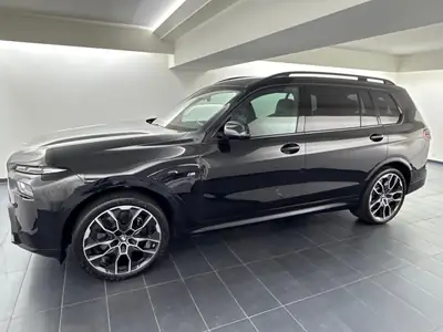 BMW X7 xDrive 48 40d M Sport Pro — SUV premium 7 places avec motorisation hybride diesel — Thumbnail 18