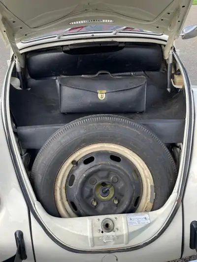 VW Käfer 1300 1967 — L'icône rétro au kilométrage exceptionnel — Miniatura 8
