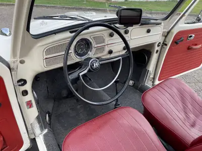 VW Käfer 1300 1967 — L'icône rétro au kilométrage exceptionnel — Miniatura 9