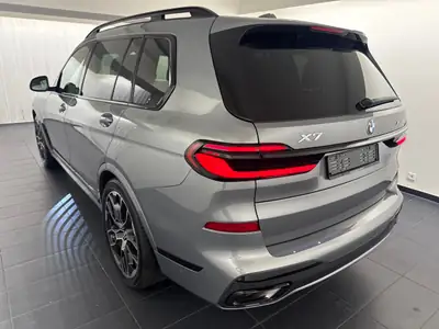 BMW X7 xDrive 48 40d M Sport Pro — SUV 7 places, diesel hybride, garantie constructeur 3 ans — side view
