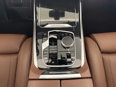 BMW X7 xDrive 48 40d M Sport Pro — SUV 7 places, diesel hybride, garantie constructeur 3 ans — Thumbnail 14