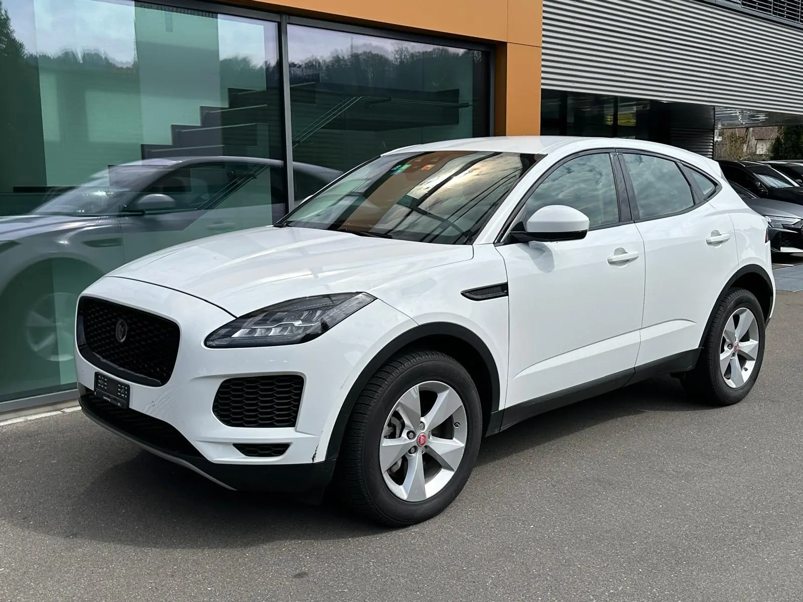 Jaguar E-PACE 2.0 T 200 S AWD — SUV compacte premium, 129'000 km, sans sinistre