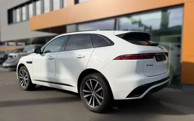 Jaguar F-PACE 2.0 250 R-Dynamic — SUV premium AWD, 49 000 km seulement — dashboard