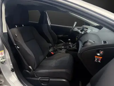 Honda Civic 2.2i-DTEC Sport — Diesel efficace, 171 000 km, design intemporel — Thumbnail 9