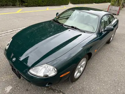 Jaguar XK8 4.0 — Coupé sportif britannique, toujours entretenu et bien préservé — Miniatur 7