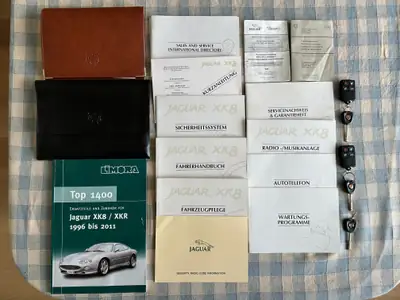 Jaguar XK8 4.0 — Coupé sportif britannique, toujours entretenu et bien préservé — Miniatur 19