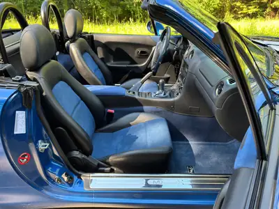Mazda MX-5 1.8i 16V Anniversary — Roadster légendaire, 28 450 km seulement — Miniature 8