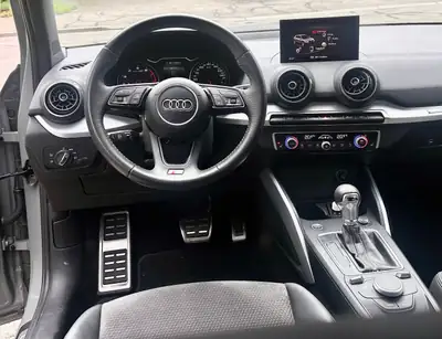 Audi Q2 2.0 TFSI Sport Quattro — SUV compact dynamique, 50'520 km seulement — Innenraum
