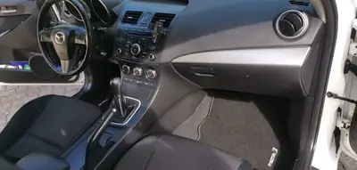 Mazda 3 1.6 CD Exclusive — Berline diesel fiable, entretien réduit, sans sinistre — Armaturenbrett